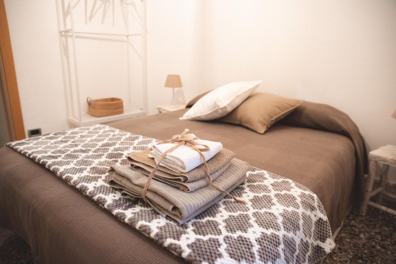 Accogliente Casa Livorno Bed & Breakfast Exterior foto