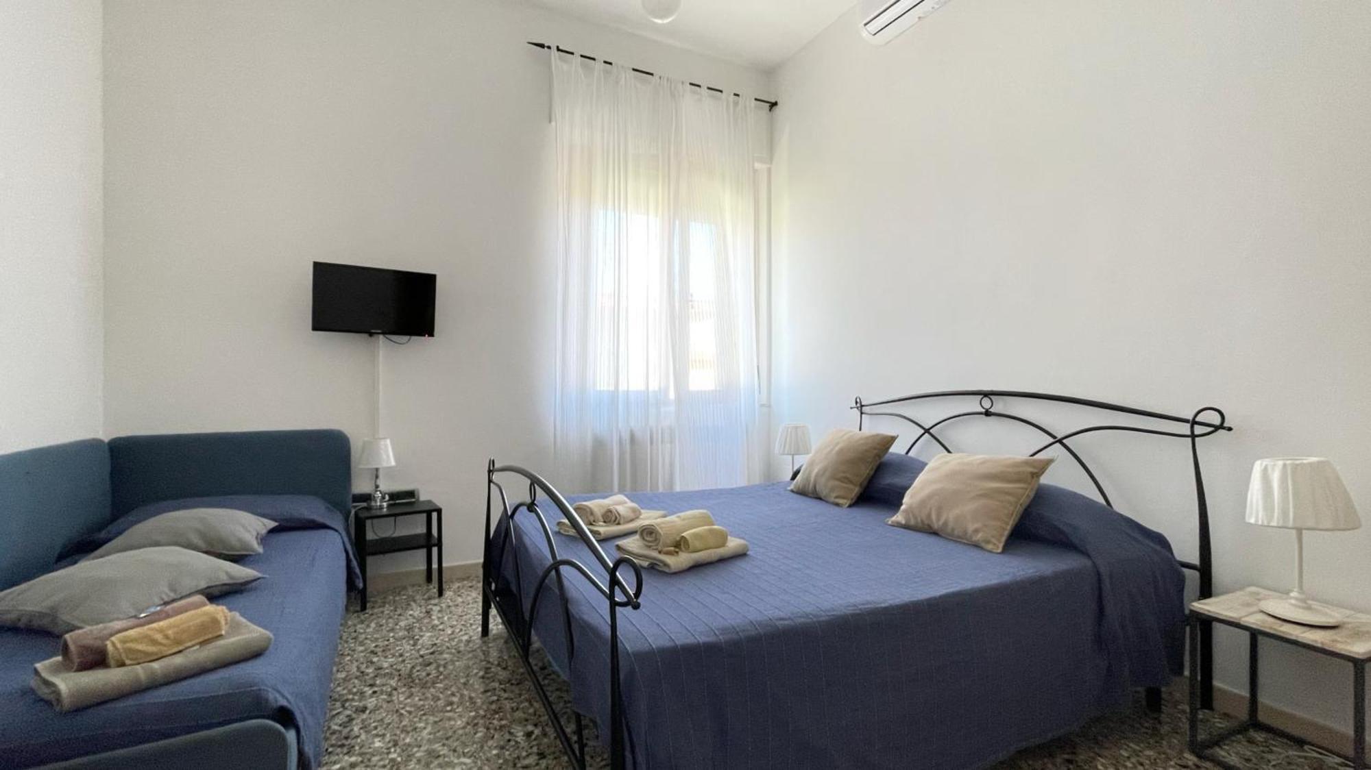 Accogliente Casa Livorno Bed & Breakfast Exterior foto